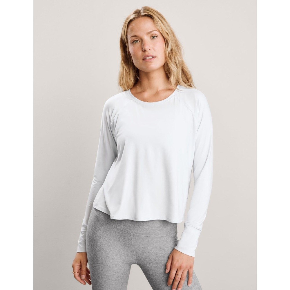 NWT Beyond Yoga Featherweight Daydreamer Pullover White Long Sleeve Medium